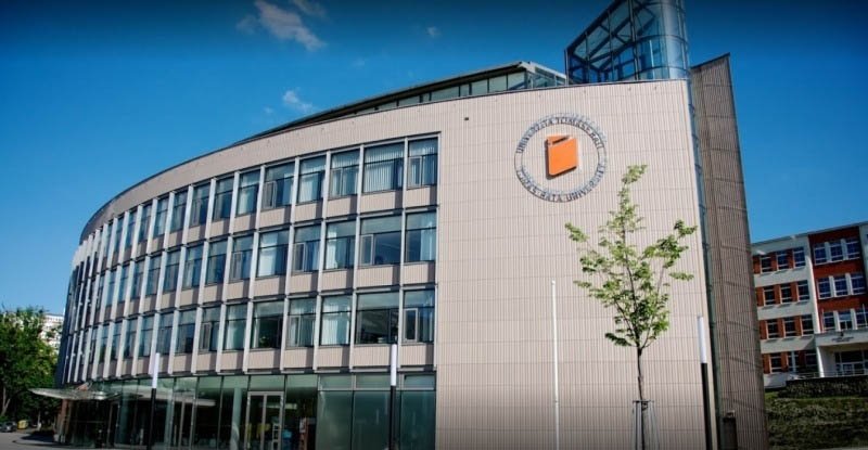 Государственный университет Томаша Бати — факультеты, условия поступления, пакет документов