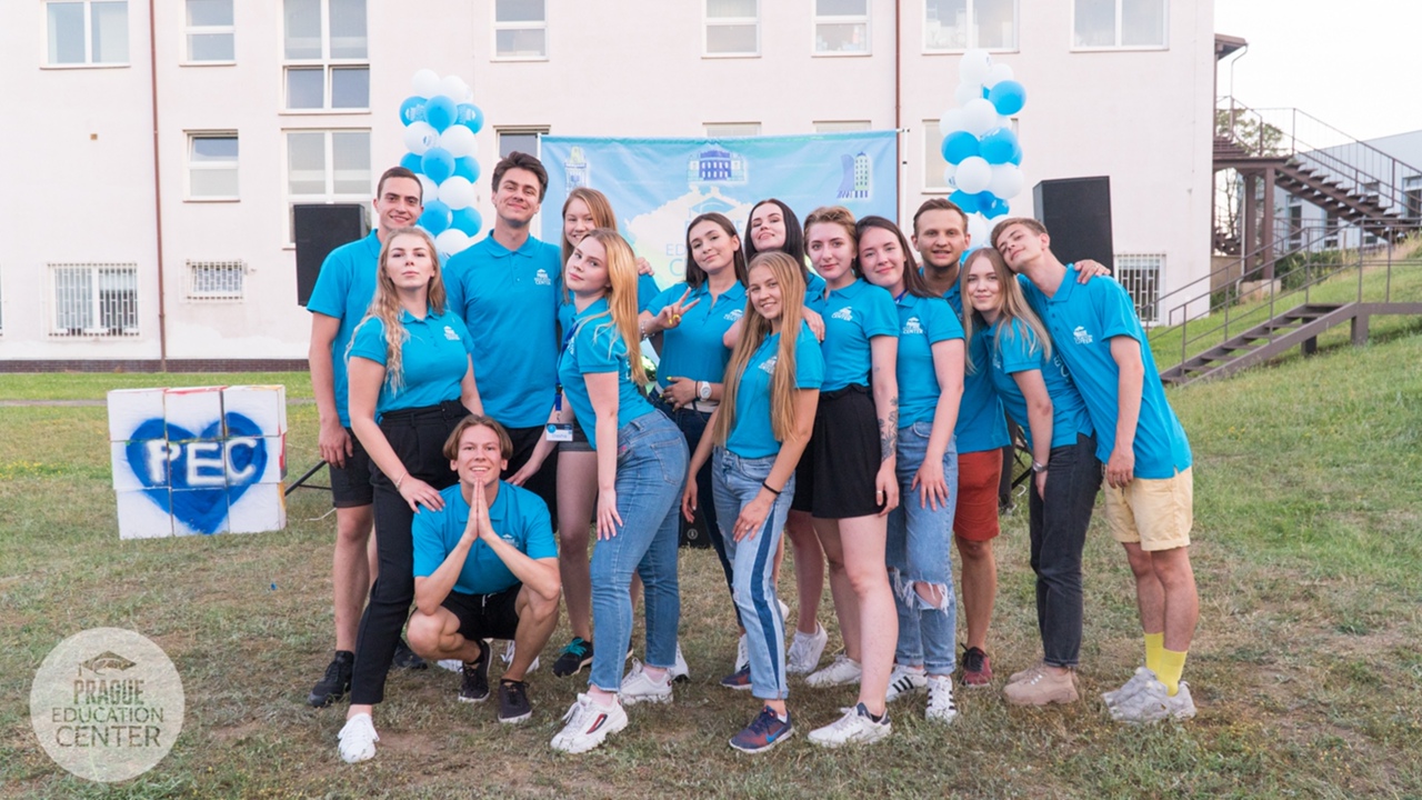 Studenti PEC se mohou kdykoli obrátit na své mentory, kteří jsou připraveni kdykoli poskytnout podporu a pomoc.