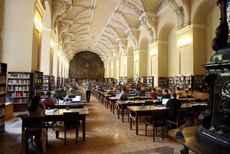 Изучение языков в вузах Чехии - филология