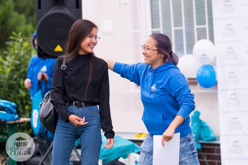 кураторы на летнем лагере в Чехии