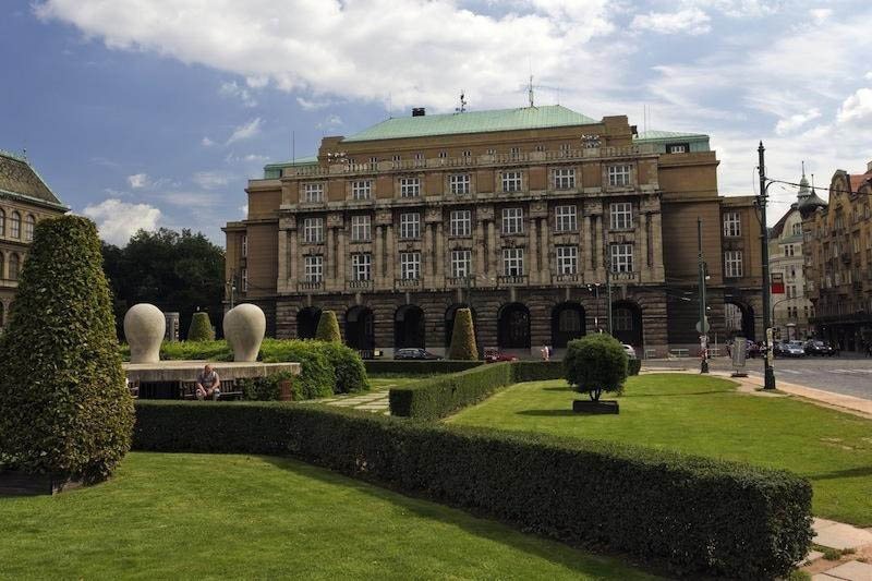 Как стать студентом Карлова университета Чехии?