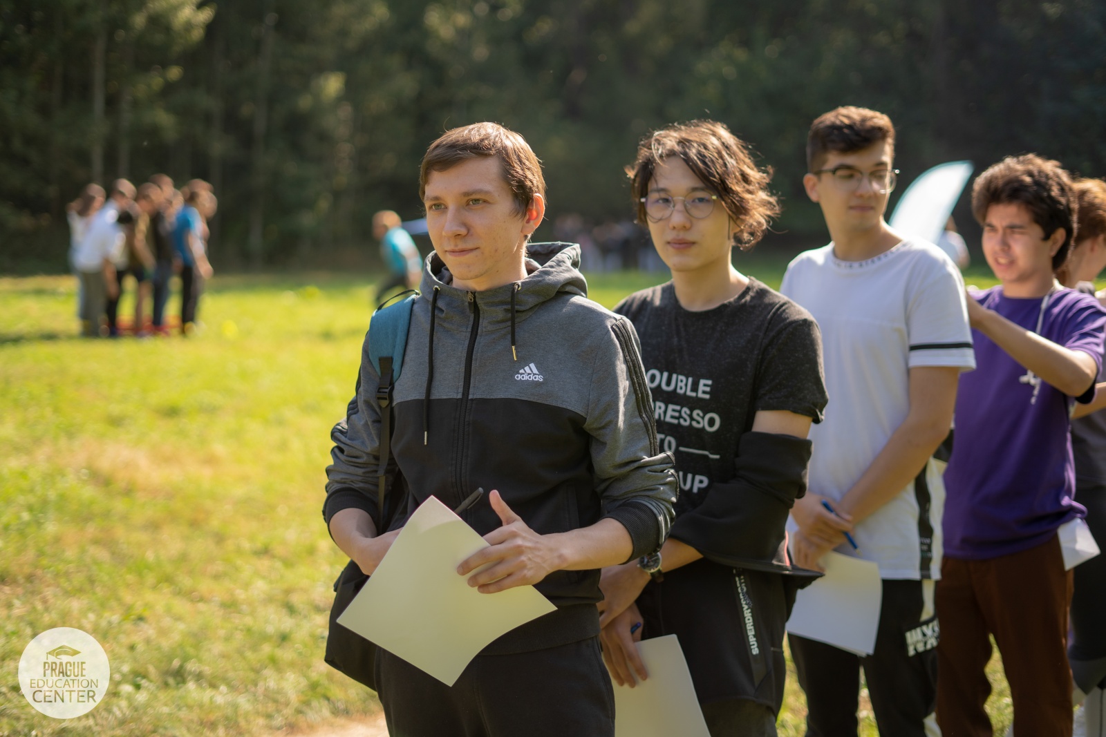 Не копируйте учебники и документы, а выпишите самое главное, что сложно запомнить: формулы или правила.