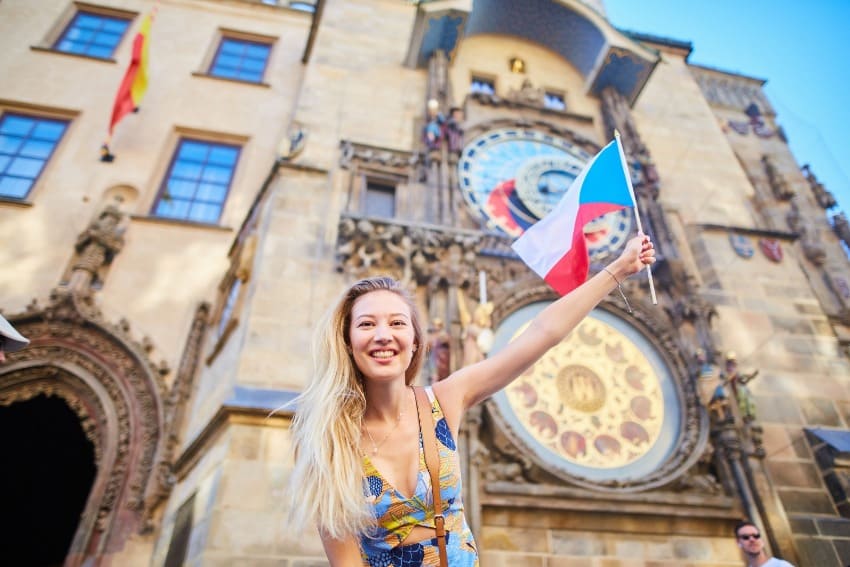 В университетах Чехии во время обучения используют лучшие технологии, благодаря чему процесс обучения становится более увлекательным. Диплом чешского университета открывает большие карьерные перспективы так как признаётся во всём мире!