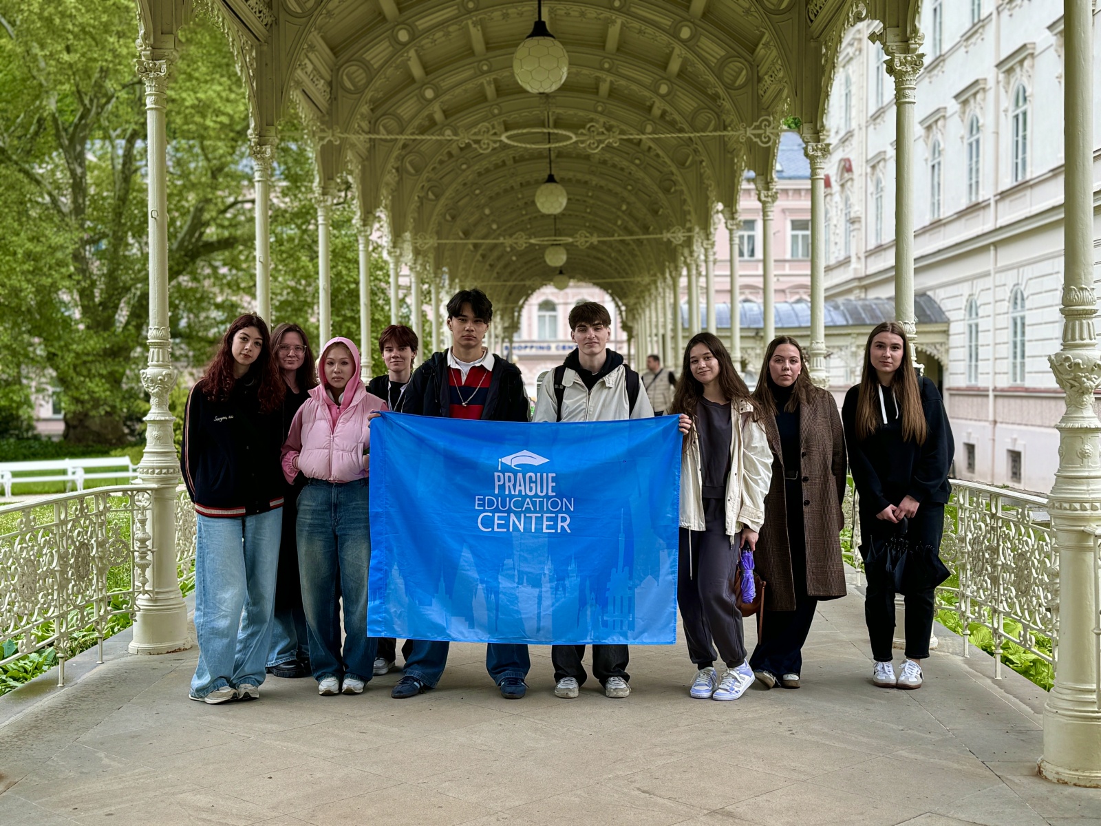 Правительство Словацкой Республики дает право на получение полного высшего образования, а также стимулирует высокую успеваемость различными видами стипендий.