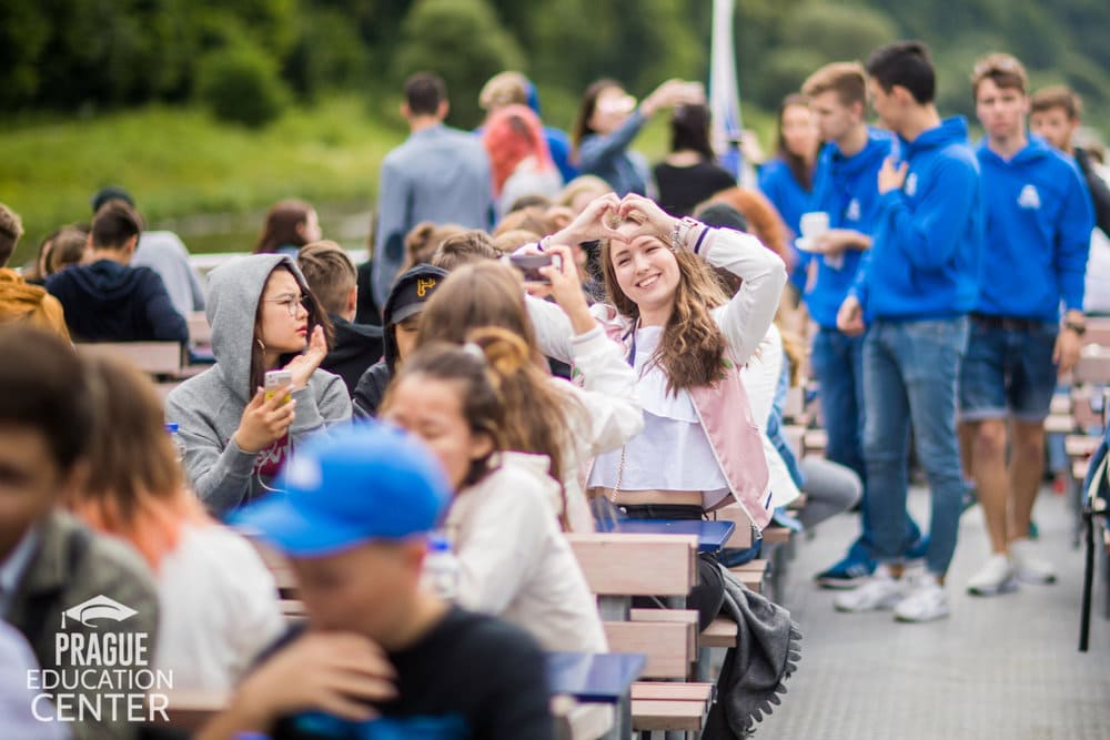 Всі завдання в тестах SCIO мають тільки одну правильну відповідь, яку ви вибираєте з чотирьох або п'яти варіантів (закриті питання).