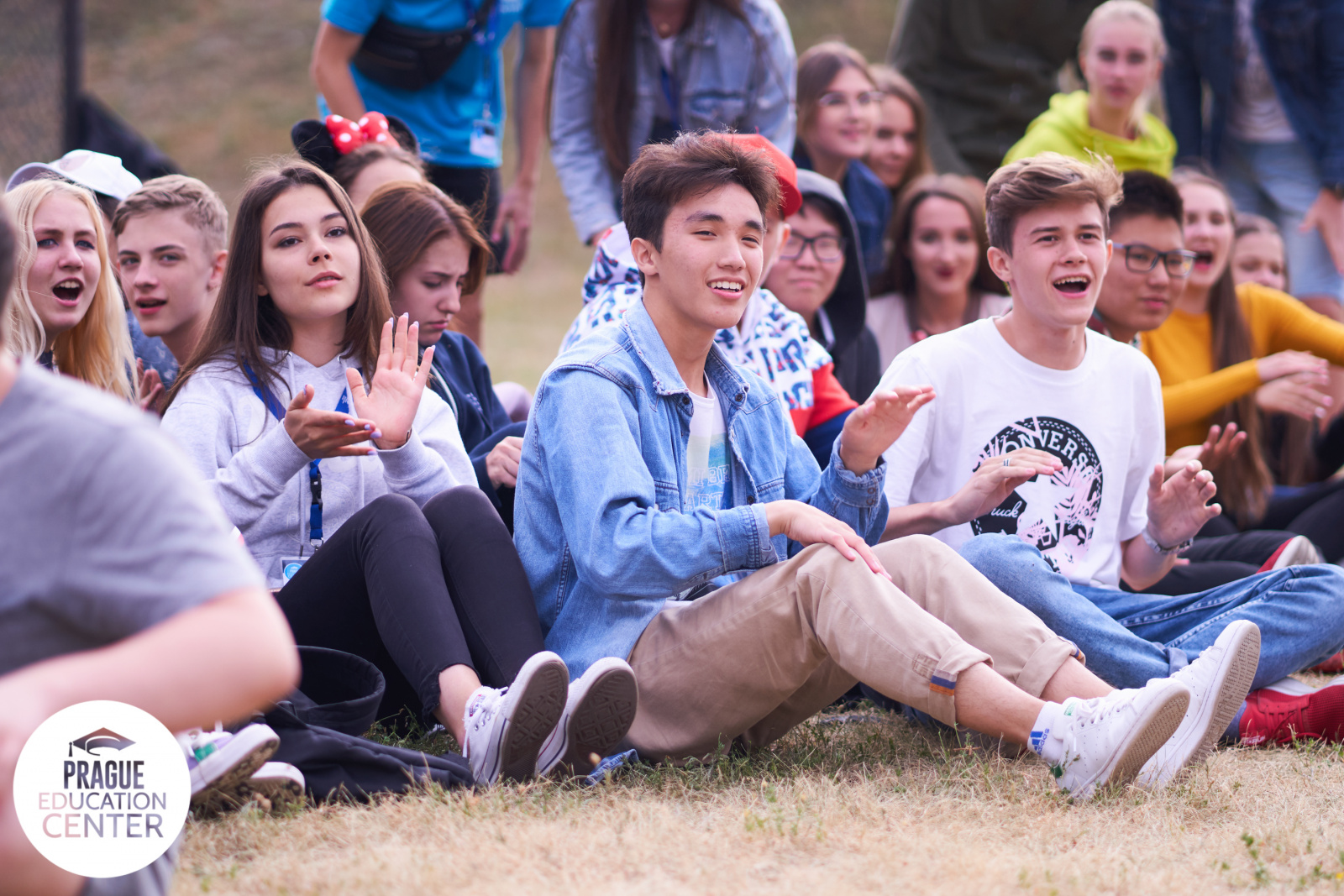 Навчання англійською мовою завжди платне