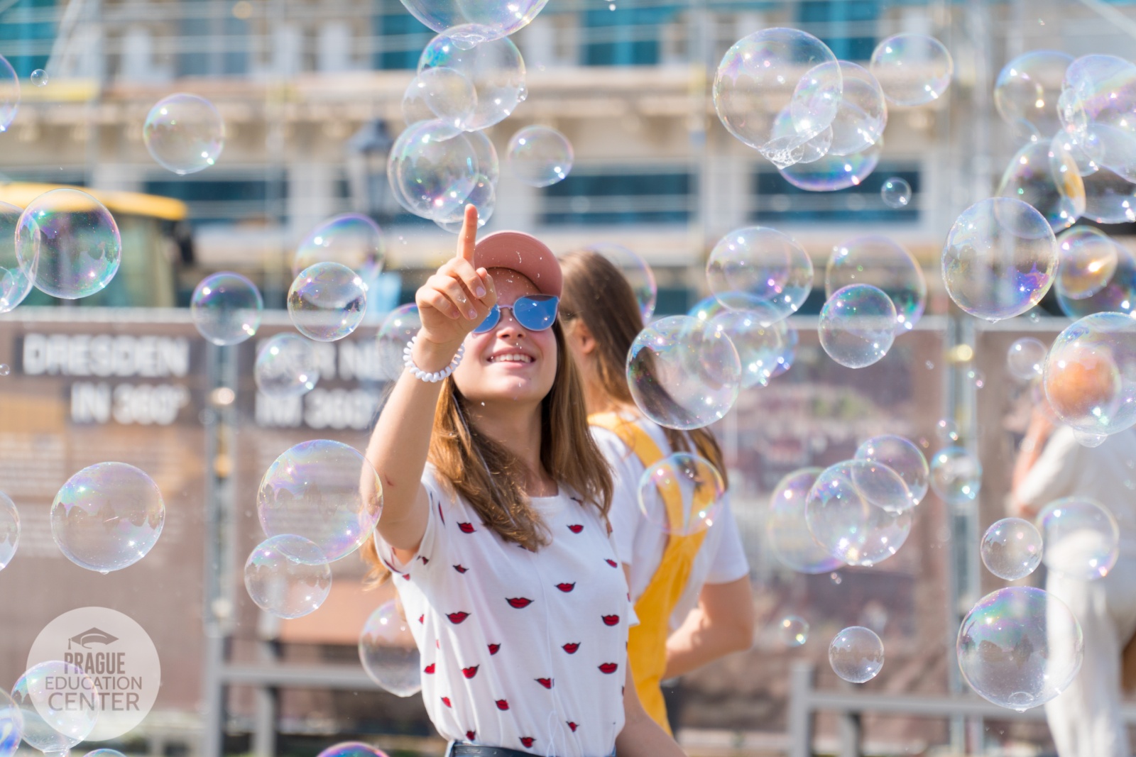 Навчання чеською та англійською мовами